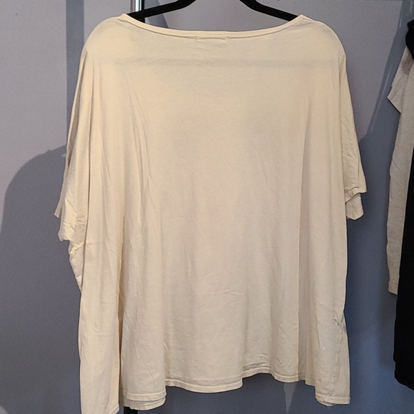 Shirt - Picture 3 of 4